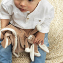 Teddykompaniet kanin nusseklud, natur 35cm. Super blød bamse i fantastisk kvalitet. Alt i tøjdyr fra Teddykompaniet. Lev. 1-3 hverdg. Fri fragt fra 499,-